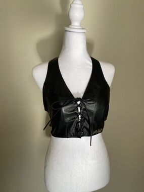 Playboy vintage- Black Leather Lace-Up Cropped Tank Top